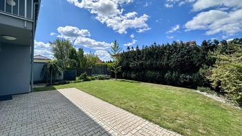 Terasa a zahrada - Prodej domu 140 m², Nehvizdy
