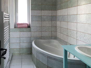 Koupelna - Prodej bytu 2+1 v osobním vlastnictví 56 m², Písek