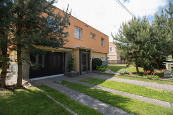 Prodej domu 232 m², Dolní Benešov