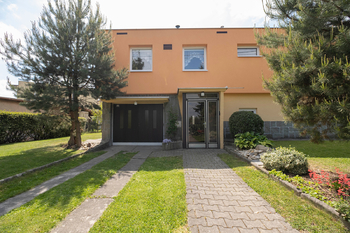 Prodej domu 232 m², Dolní Benešov