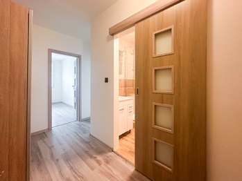 Prodej bytu 2+kk v osobním vlastnictví 48 m², Komárov