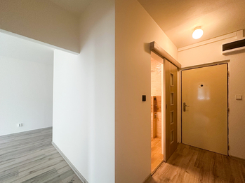 Prodej bytu 2+kk v osobním vlastnictví 48 m², Komárov