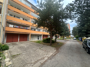 Prodej bytu 2+kk v osobním vlastnictví 48 m², Komárov