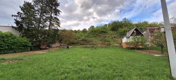 Prodej pozemku 3583 m², Viničné Šumice