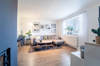 Obývací pokoj v přízemí - Prodej domu 139 m², Kutná Hora
