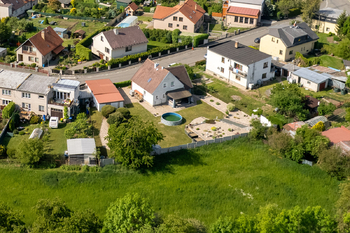 Pohled na dům a okolí - Prodej domu 139 m², Kutná Hora
