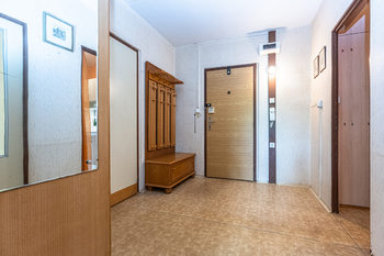 předsíň - Prodej bytu 2+kk v osobním vlastnictví 62 m², Praha 8 - Libeň