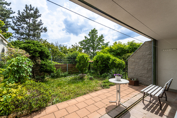 zahrádka - Prodej bytu 2+kk v osobním vlastnictví 62 m², Praha 8 - Libeň