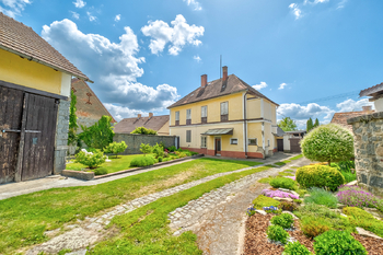 Prodej domu 200 m², Kozárovice