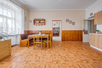 Prodej domu 200 m², Kozárovice