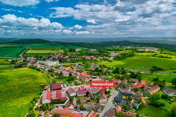 Prodej domu 200 m², Kozárovice