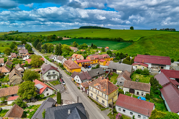 Prodej domu 200 m², Kozárovice