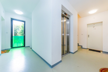 Prodej bytu 2+kk v osobním vlastnictví 47 m², Praha 6 - Břevnov
