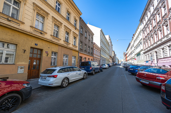 Prodej bytu 1+kk v osobním vlastnictví 25 m², Praha 7 - Holešovice