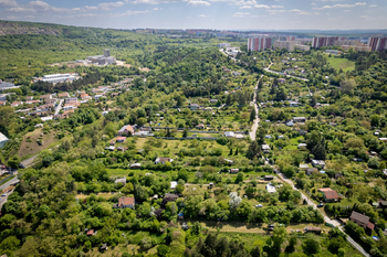 Prodej pozemku 853 m², Brno