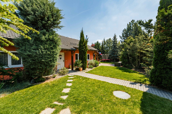 Prodej domu 163 m², Chýně