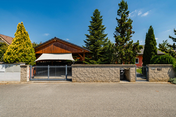 Prodej domu 163 m², Chýně