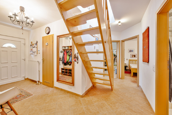 Prodej domu 163 m², Chýně