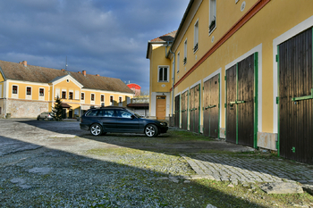 okolí domu - Pronájem bytu 2+kk v osobním vlastnictví 59 m², Opočno