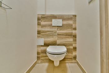 samostatné WC - Pronájem bytu 2+kk v osobním vlastnictví 59 m², Opočno
