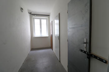 Sklepní prostory - Pronájem bytu 2+kk v osobním vlastnictví 57 m², Kladno