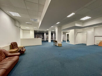 Pronájem obchodních prostor 219 m², Třebíč