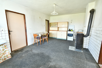 Jídelna s kuchyňským koutem - Prodej domu 86 m², Židovice