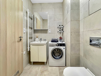 Prodej bytu 1+kk v osobním vlastnictví 31 m², Praha 4 - Háje