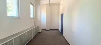 Pronájem kancelářských prostor 19 m², Praha 8 - Kobylisy