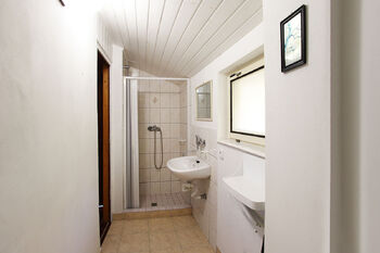 +420 776 335 999, ladislav.urbancik@re-max.cz - Prodej chaty / chalupy 42 m², Mladecko