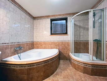 Koupelna - Prodej domu 120 m², Dolní Nivy