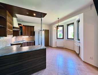 Kuchyňský kout s jídelnou - Prodej domu 120 m², Dolní Nivy