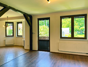 Obývací pokoj - Prodej domu 120 m², Dolní Nivy