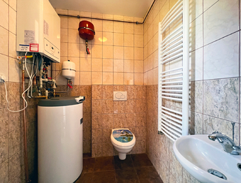 WC / technická místnost - Prodej domu 120 m², Dolní Nivy