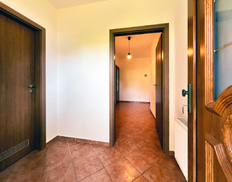 Předsíň - Prodej domu 120 m², Dolní Nivy