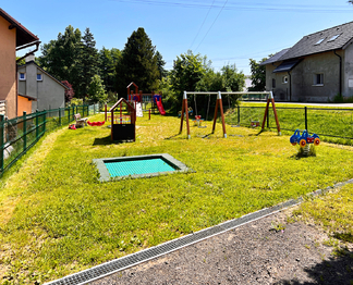Dětské hřiště - Dolní Nivy - Prodej domu 120 m², Dolní Nivy