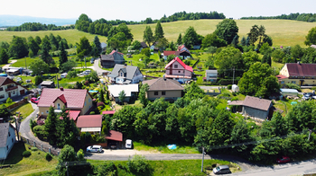 Pohled na lokalitu z dronu - Prodej domu 120 m², Dolní Nivy