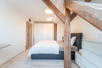 Pronájem bytu 3+kk v družstevním vlastnictví 50 m², Praha 8 - Libeň