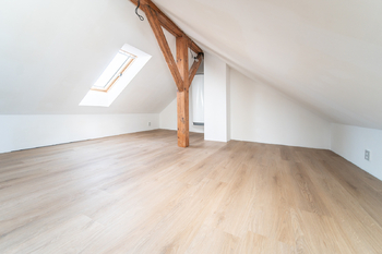 Pronájem bytu 3+kk v družstevním vlastnictví 50 m², Praha 8 - Libeň