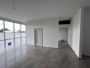 Pronájem kancelářských prostor 360 m², Cheb