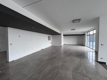 Pronájem kancelářských prostor 360 m², Cheb