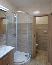 Koupelna a WC - Pronájem bytu 2+kk v osobním vlastnictví 46 m², Tábor