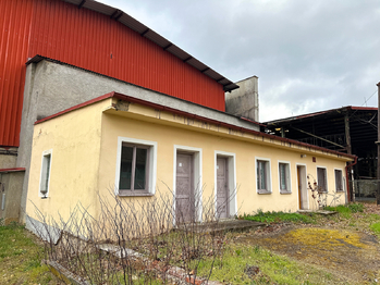 Prodej skladovacích prostor 2500 m², Bor