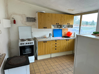Prodej skladovacích prostor 2500 m², Bor