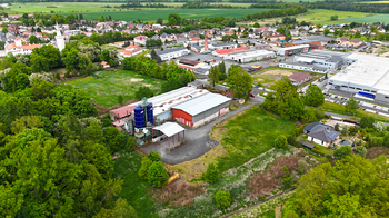 Prodej skladovacích prostor 2500 m², Bor