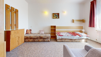 Penzion - Prodej ubytovacího zařízení 820 m², Varvažov
