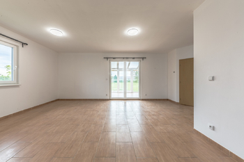Obývací pokoj - Prodej domu 79 m², Peruc