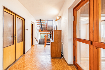 Prodej domu 242 m², Dřísy