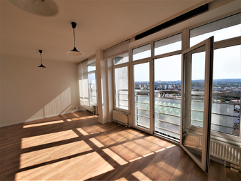 Prodej bytu 1+kk v osobním vlastnictví 28 m², Praha 10 - Strašnice