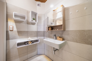Pronájem bytu 3+1 v osobním vlastnictví 85 m², Praha 1 - Malá Strana